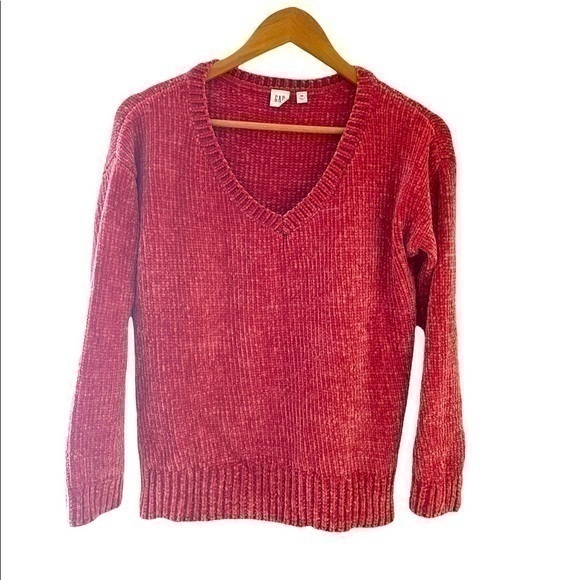 GAP Sweaters - Gap Pink Velvet Like Vneck Casual Sweater Women XS Condition 9.5/10 no flaws